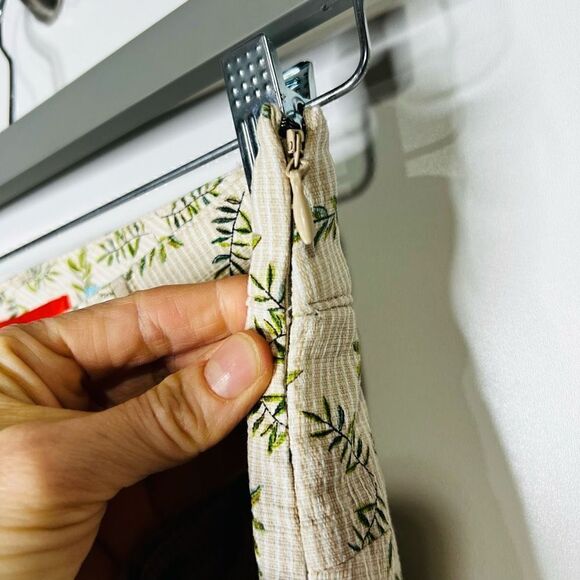 Cartonnier Women's Cream Medallion Charlie Trousers Cropped Pants Size 0 - Picture 5 of 14